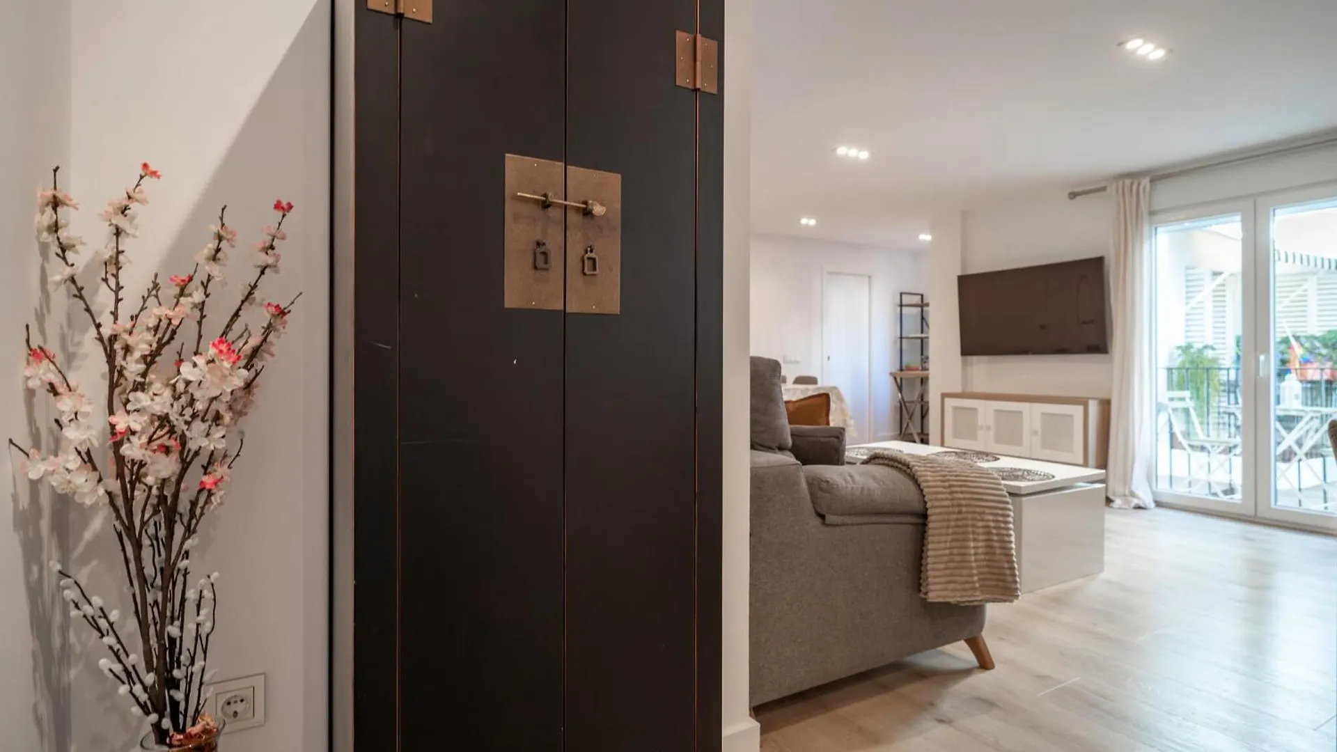 2 Bedroom Amazing Apartment In 토레몰리노스 0*,  스페인